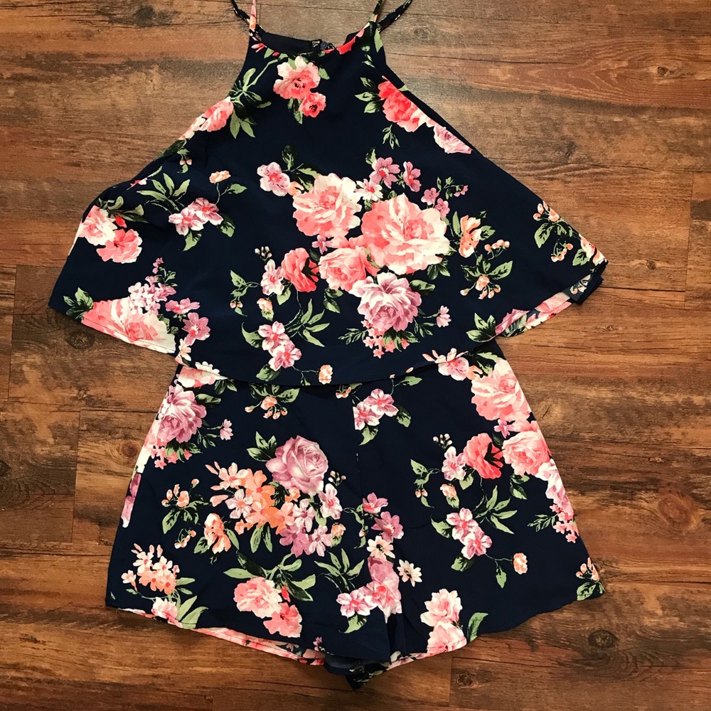 Women’s Lulus Navy Floral Romper